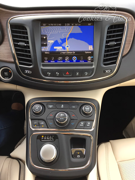 2015 Chrysler 200C Review –  Sedan Car