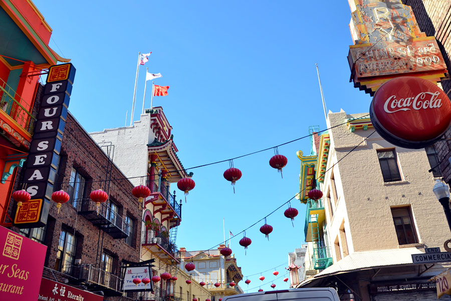 Cookies & Clogs | Travel | Looking for things to do in San Francisco with the family? Try these six day trips to see different parts of the city including Fisherman's Wharf, Chinatown, the Presidio, Muir Woods, and more. Chinatown